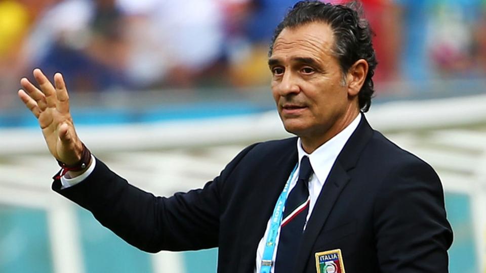 Cesare Prandelli resmi mundur dari Valencia setelah baru tiga bulan menjabat sebagai manajer. - INDOSPORT